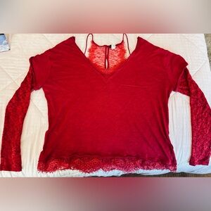 Free People Lacy long sleeved, cold shoulder oversized top XS ￼